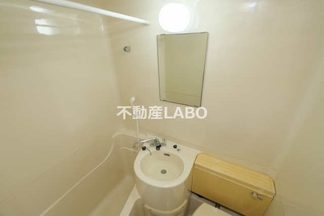 T・Hビルの浴室