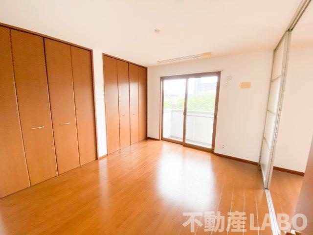 グランシャリオの洋室