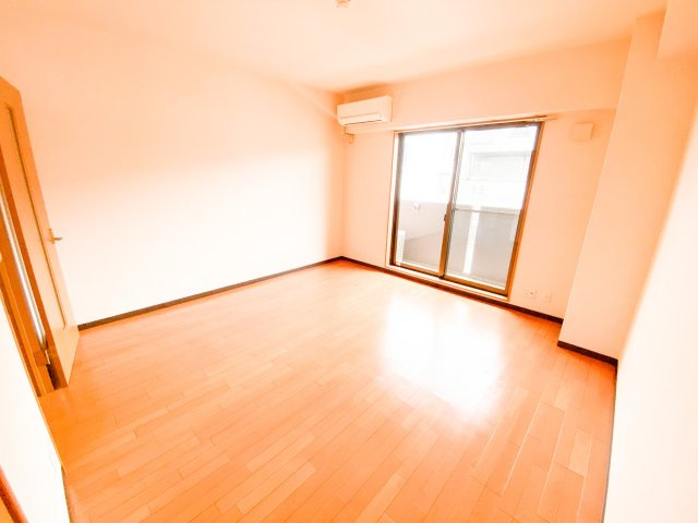 マ・メゾン加美の洋室