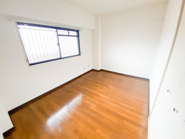 ヴィラ中谷の洋室