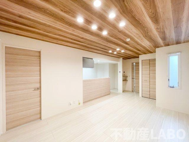 スペチアーレ平野西の居間・リビング