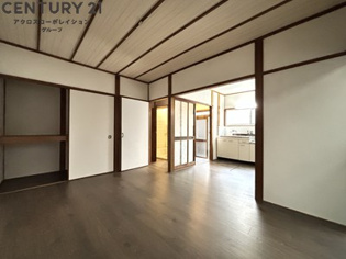 南武庫之荘９丁目戸建の洋室