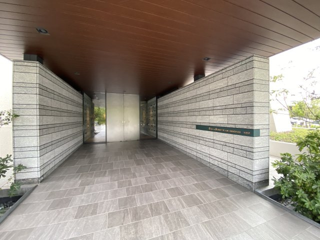 アイランドシティ・オーシャン＆フォレストタワーレジデンスＷＥＳＴの玄関