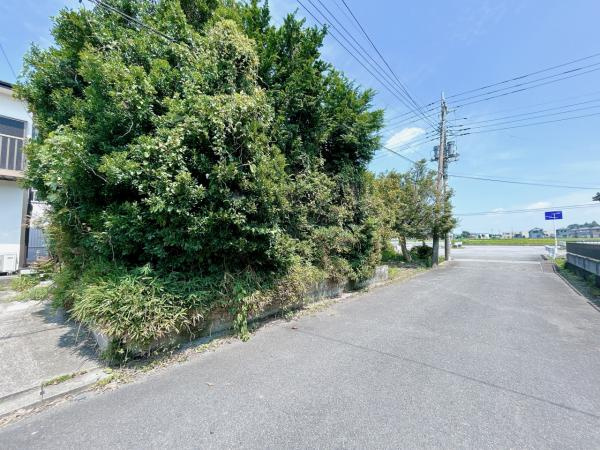 宇都宮市中里町　3ＬＤＫ　中古住宅の前面道路含む現地写真