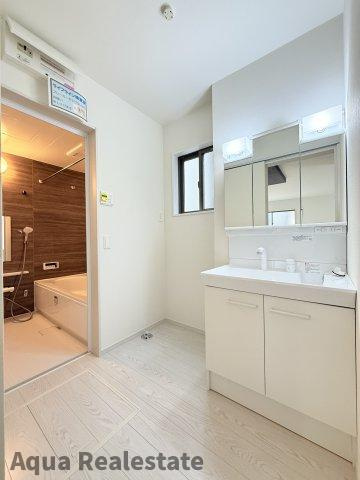 高松市扇町戸建の独立洗面台|独立洗面化粧台が付いています