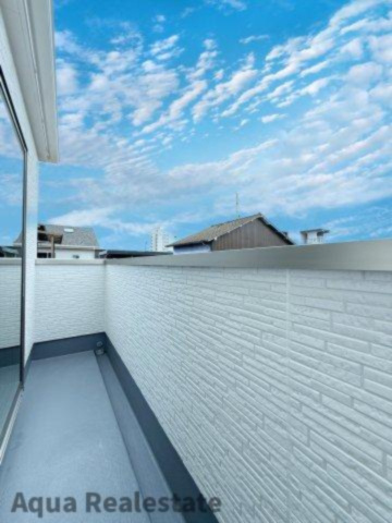 高松市扇町戸建のバルコニー|北面バルコニースペース
お洗濯にも便利なバルコニー付き