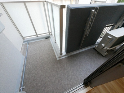 【バルコニー】 | クロスレジデンス阿波座 | お洗濯にも便利なバルコニー付き