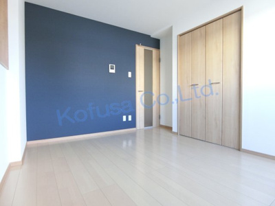 【居間・リビング】 | アグローリ駒ヶ林 | 洋室