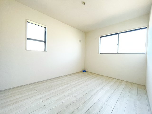 新築戸建・建売　太田第14下田島町　Livele Garden　全8棟の洋室