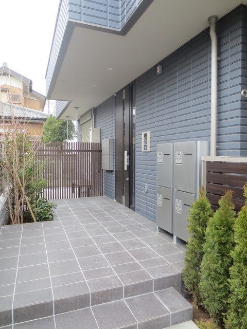 アイネ　ブリュのエントランス|★オートロック付きエントランス★