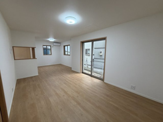 【居間・リビング】 | 東村山市恩多町5丁目　中古戸建 | LDK（約18.0帖）