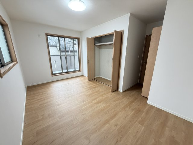 洋室（約7.5帖）