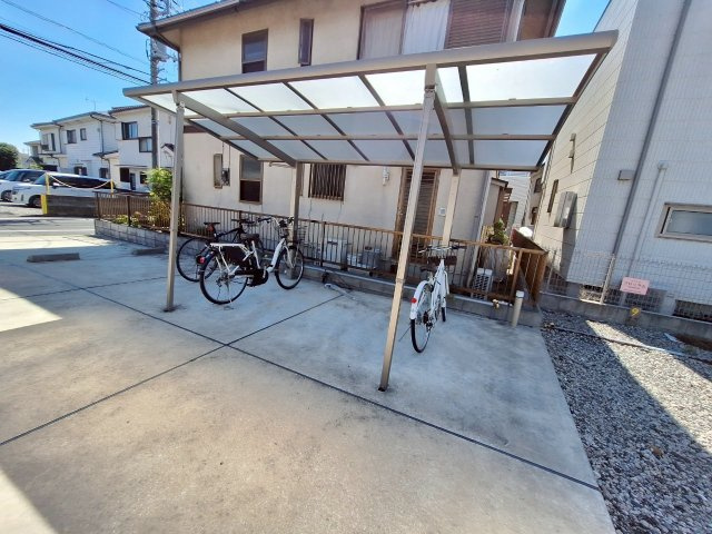 ドゥジエム　イブキの駐車場
