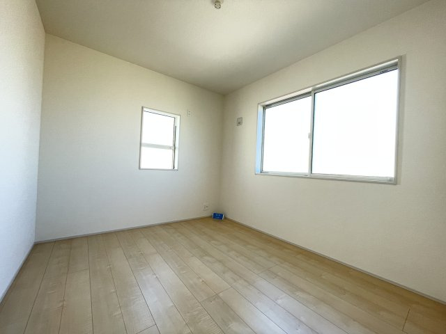 新築戸建・建売　太田第14下田島町　Livele Garden　全8棟の洋室