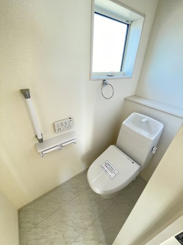 新築戸建・建売　太田第14下田島町　Livele Garden　全8棟のトイレ