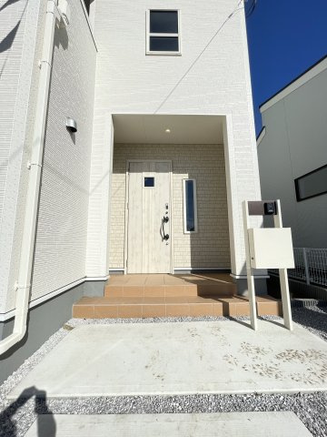 新築戸建・建売　太田第14下田島町　Livele Garden　全8棟の玄関