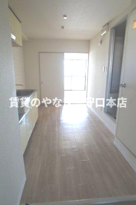 【居間・リビング】 | サンクレセント守口 | ゆったりとした空間です