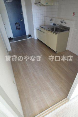 【居間・リビング】 | サンクレセント守口 | 扉付きでお料理の臭いが気になりません