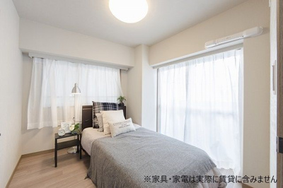 【内装】 | ライオンズマンション王子第５ | 2面採光の明るい洋室です