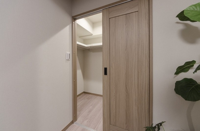 【収納】 | ライオンズマンション王子第５ | たっぷり収納できるウォークインクローゼット完備