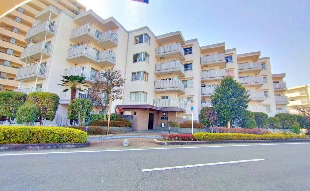 本厚木リバーサイドマンション参番館の外観