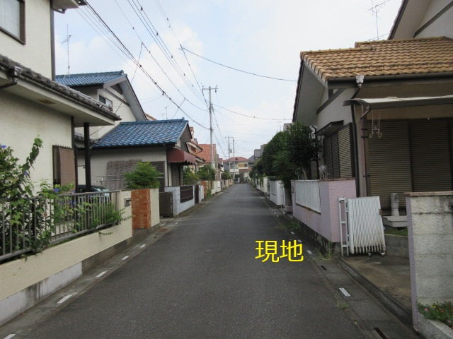 中古戸建　熊谷市押切2653-124（リフォーム住宅）の前面道路含む現地写真