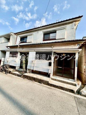 八尾市東山本新町６丁目のテラス