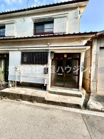 八尾市東山本新町６丁目のテラスのエントランス