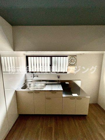 八尾市東山本新町６丁目のテラスのキッチン