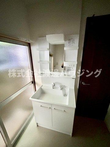 八尾市東山本新町６丁目のテラスの洗面所