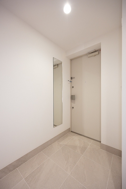 イプセ白金の玄関|※写真は同タイプ住戸です。