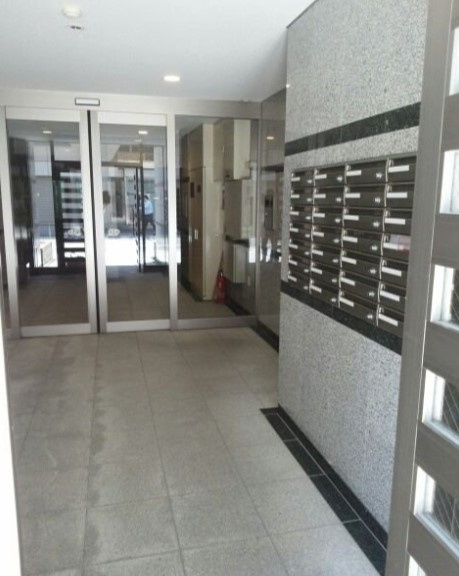 J3コートのエントランス