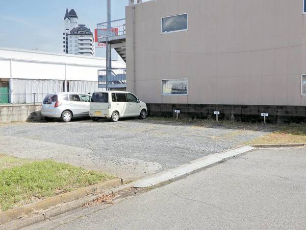 ビレッジハウス足利朝倉1号棟の駐車場