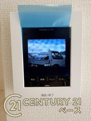奈良市杏町 ５号棟 ／新築一戸建の内装|■現地撮影写真■ＴＶモニター付きインターホンで防犯対策もバッチリ！来客も一目でわかり安心です！