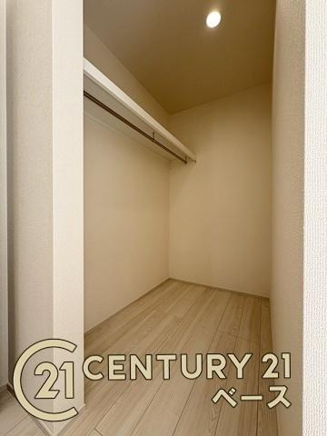 奈良市杏町 ７号棟 ／新築一戸建の収納|■現地撮影写真■広々WICスペース完備！