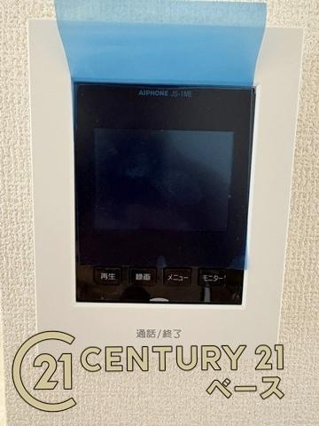 奈良市杏町 ７号棟 ／新築一戸建の内装|■現地撮影写真■ＴＶモニター付きインターホンで防犯対策もバッチリ！来客も一目でわかり安心です！