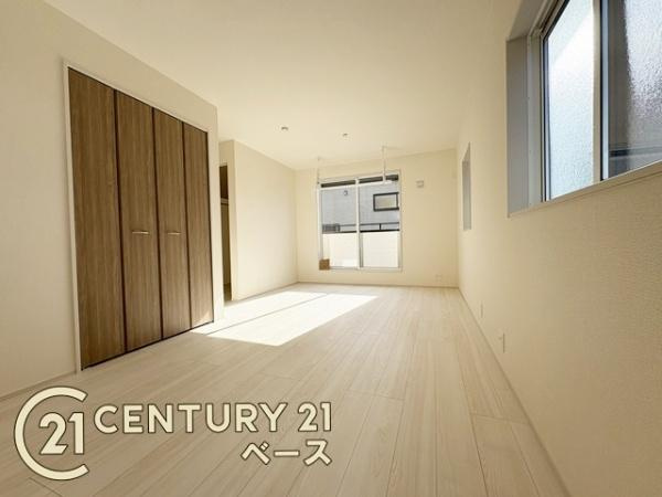 奈良市杏町 ７号棟 ／新築一戸建の洋室|■現地撮影写真■使い勝手の良い広々とした洋室です！