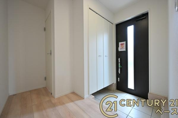 クレイドルガーデン杏町 ２号棟 ／新築一戸建の内観：施工例|■ＴＶモニター付きインターホンで防犯対策もバッチリ！来客も一目でわかり安心です！■