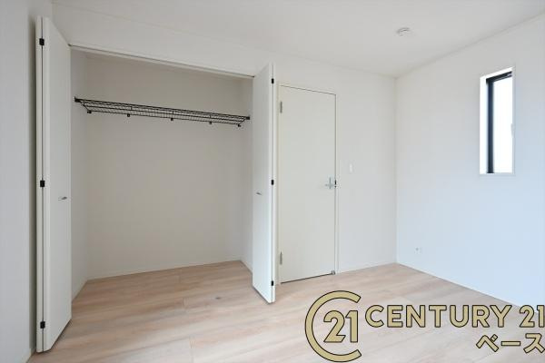 クレイドルガーデン杏町 ２号棟 ／新築一戸建の内観：施工例|■三面鏡タイプのミラーキャビネット！収納スペースも豊富です！■