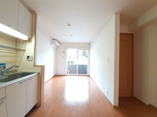 ベルズかたかごＢの居間・リビング|こちらの居間で趣味の時間をお楽しみください