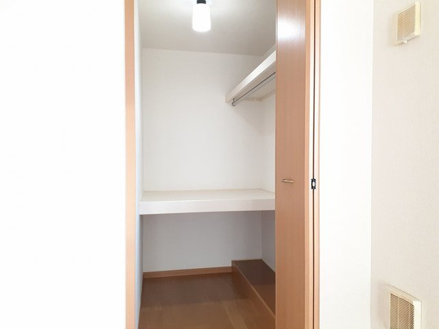 ベルズかたかごＢの収納|ちょっとした収納スペースも充実しています