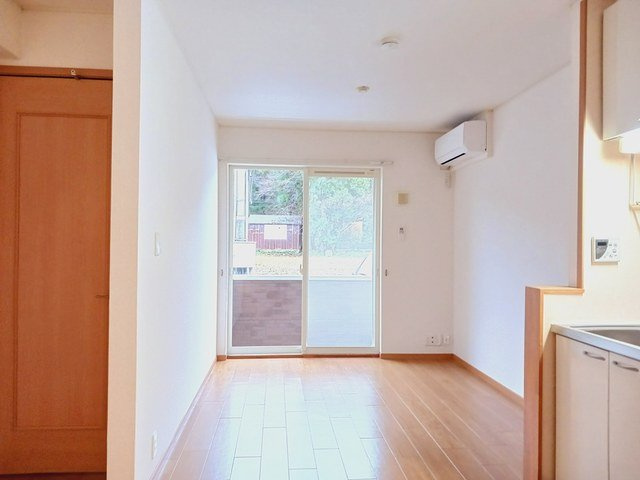 ベルズかたかごＣの居間・リビング|ゆったり過ごせるリビングです