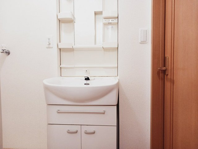 ベルズかたかごＣの洗面所|洗面所です