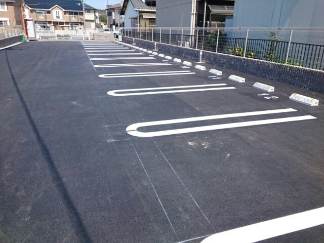 エテルノ　セロの駐車場