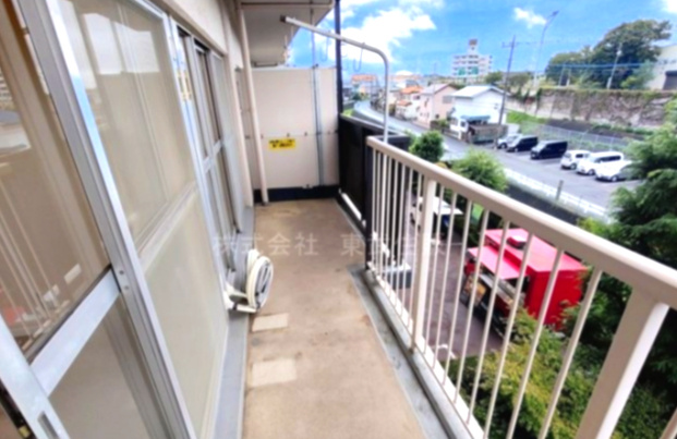 【バルコニー】 | コンドミニアム坂戸 | 暖かな日差しのふりそそぐバルコニー