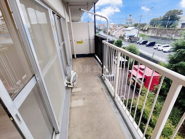 【バルコニー】 | コンドミニアム坂戸 | 風通しの良いバルコニーです