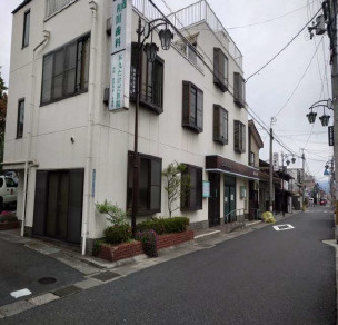 大津市本丸町の店舗事務所の外観