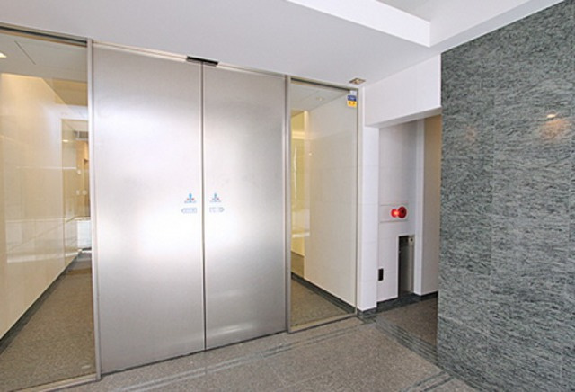 ドゥーエ日本橋浜町のエントランス