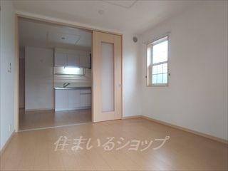 広島市安佐北区三入２丁目のアパートの居間・リビング