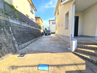 【駐車場】 | 駐車スペースです♪縦列駐車３台分可能です！！